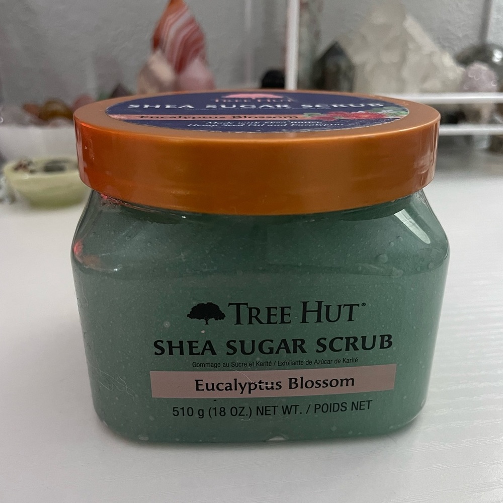 Tree Hut Eucalyptus Blossom Sugar Scrub - BRAND NEW